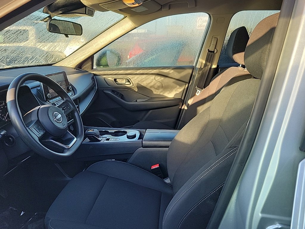 Used 2024 Nissan Rogue S AWD/4WD image 6