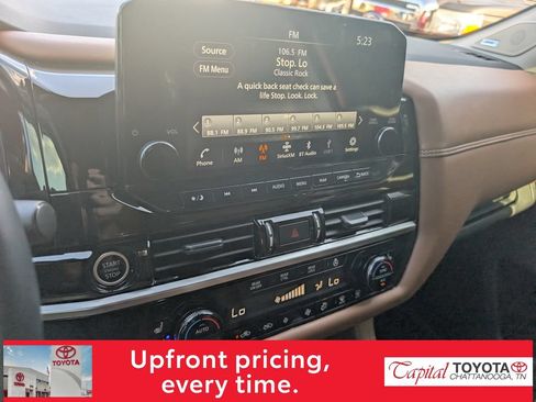 Used 2024 Nissan Pathfinder Platinum w/ Black Appearance Package AWD/4WD image 23