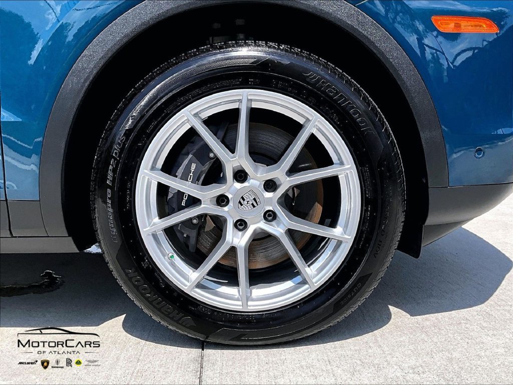 Used 2026 Porsche Cayenne AWD/4WD image 32
