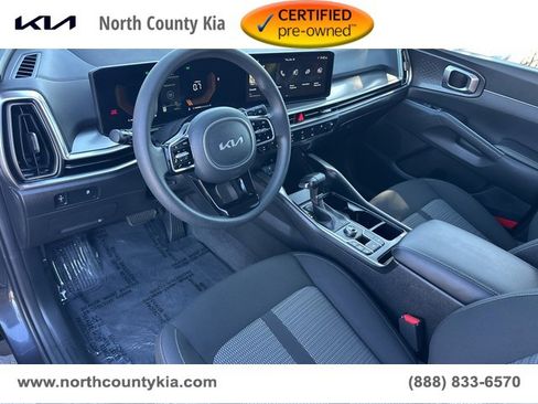 Certified 2025 Kia Sorento LX image 22