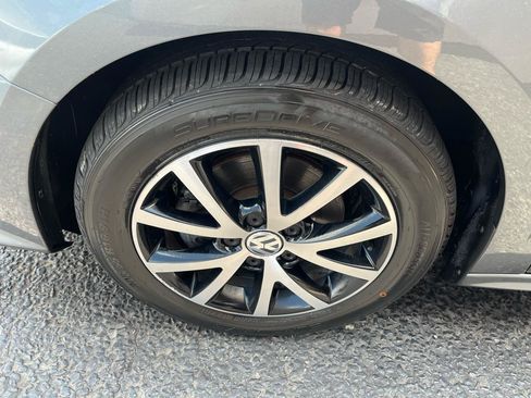 Used 2017 Volkswagen Jetta SE FWD image 15
