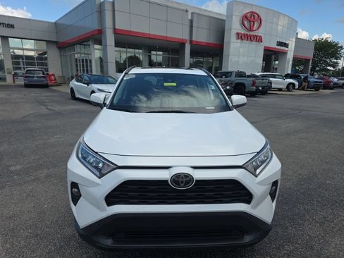 Certified 2021 Toyota RAV4 XLE w/ Convenience Package FWD image 3