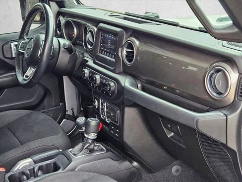 Used 2018 Jeep Wrangler Unlimited Sahara w/ LED Lighting Group image 21