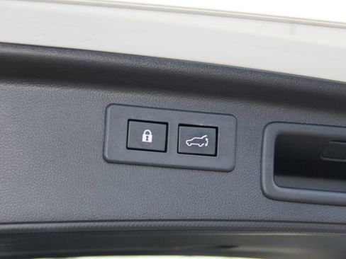 Used 2019 Subaru Forester Premium image 32