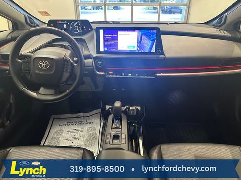 Used 2023 Toyota Prius Prime Premium FWD image 9