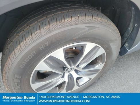 Used 2023 Toyota Highlander XLE FWD image 36