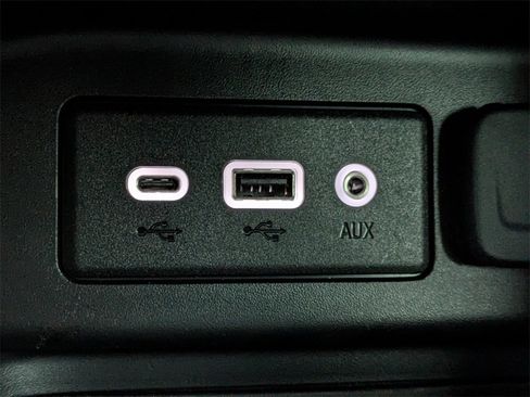 Used 2023 Chevrolet Equinox LT image 25