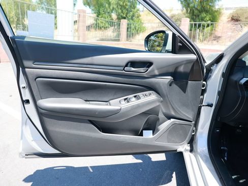 Used 2023 Nissan Altima 2.5 S FWD image 18