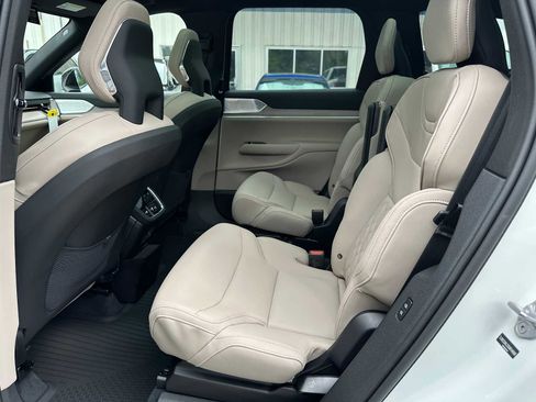 New 2025 Volvo EX90 Ultra image 15
