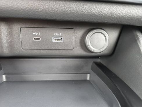Used 2023 Nissan Rogue SV FWD image 6