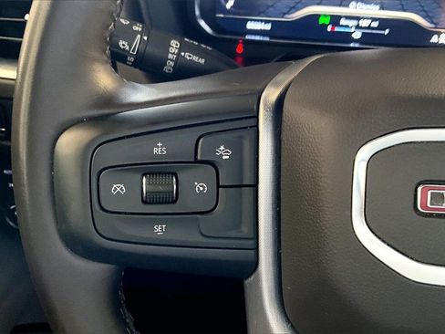 Used 2024 GMC Yukon SLT image 8