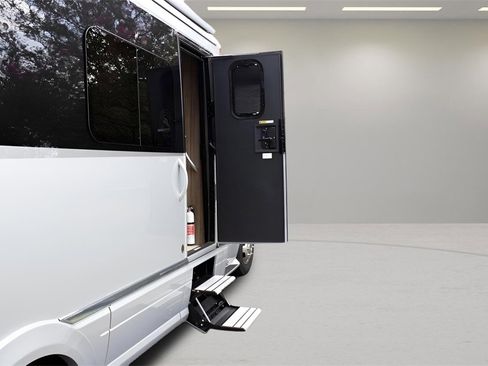 Used 2022 Mercedes-Benz Sprinter 3500 image 14