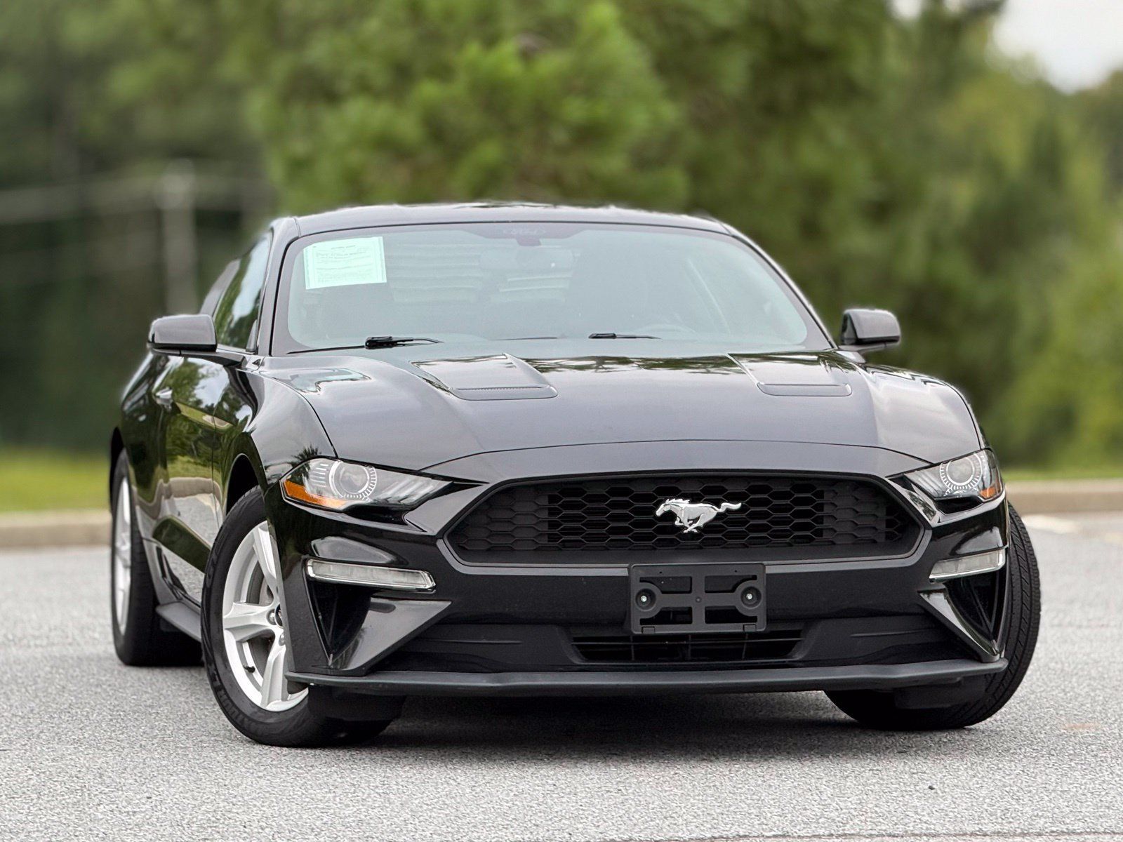 Used 2019 Ford Mustang Coupe RWD image 4