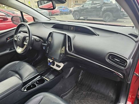 Used 2018 Toyota Prius Four w/ Advanced Technology Package image 7
