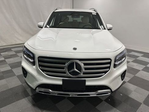 Used 2025 Mercedes-Benz GLB 250 4MATIC image 2