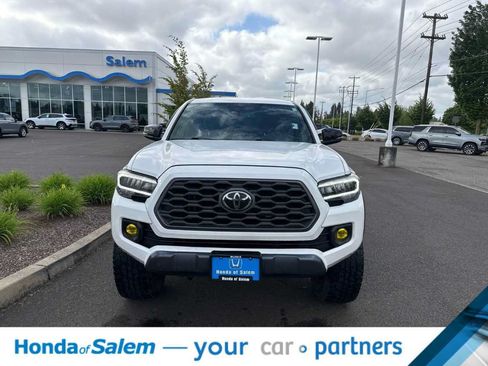 Used 2020 Toyota Tacoma TRD Off-Road AWD/4WD image 6