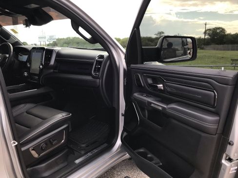 Used 2024 RAM 1500 Limited image 10