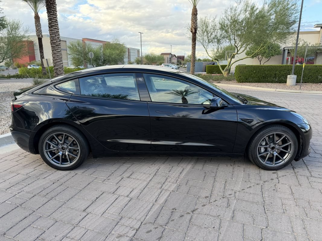 Used 2022 Tesla Model 3 RWD image 2