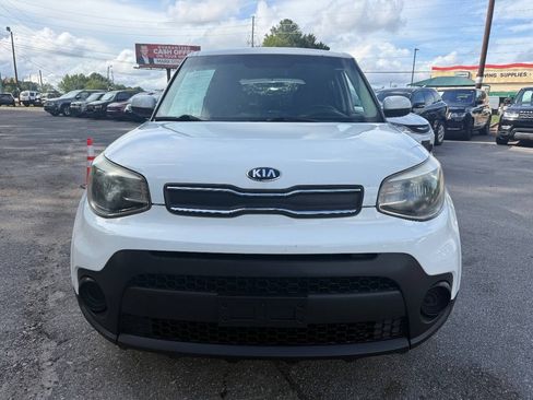 Used 2018 Kia Soul w/ Convenience Package FWD image 2