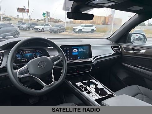 Used 2025 Volkswagen Atlas Cross Sport SE FWD image 17
