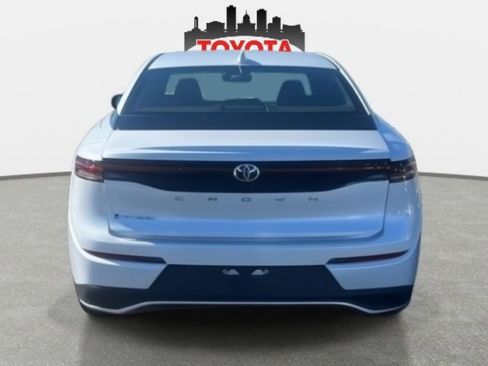 Used 2026 Toyota Crown XLE image 13