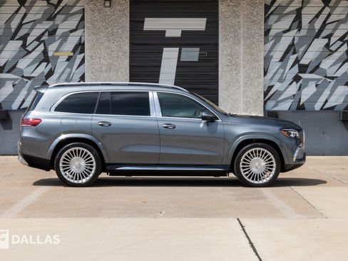 Used 2023 Mercedes-Benz Maybach GLS 600 4MATIC image 18