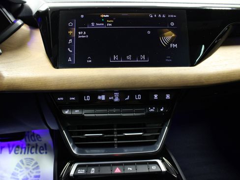 Used 2023 Audi e-tron GT Premium Plus image 21