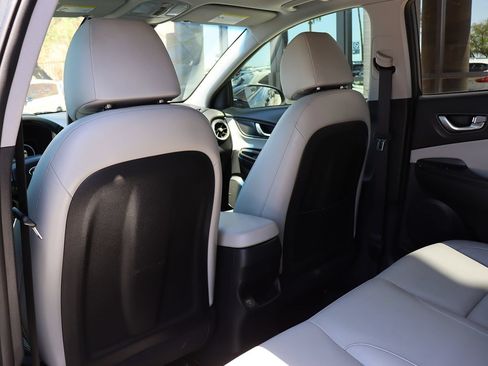Used 2022 Hyundai Kona Limited FWD image 31