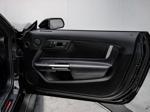 Used 2022 Ford Mustang Shelby GT500 w/ Technology Package image 76