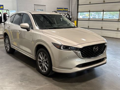 Certified 2025 MAZDA CX-5 AWD 2.5 S w/ Premium Plus Pkg image 3