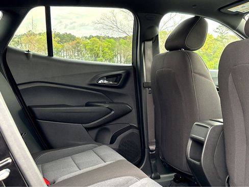 Used 2026 Chevrolet Trax RS w/ Sunroof Package FWD image 9