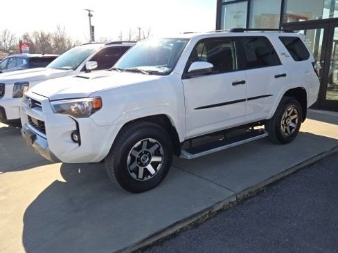 Used 2023 Toyota 4Runner TRD Off-Road image 2