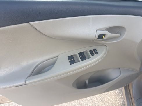 Used 2013 Toyota Corolla L image 14