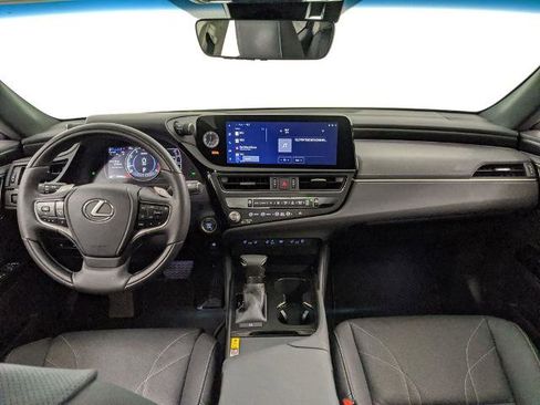 Used 2024 Lexus ES 350 Luxury w/ Accessory Package (Z1) image 7
