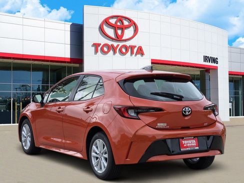 New 2026 Toyota Corolla SE image 3