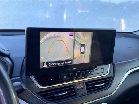 Used 2024 Nissan Altima 2.5 SL FWD image 28