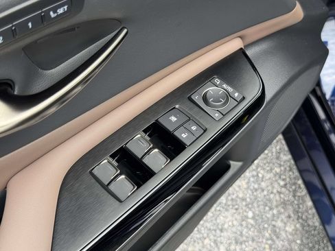 Used 2025 Lexus ES 300h w/ Technology Package FWD image 27
