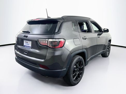 Used 2022 Jeep Compass Latitude w/ Convenience Group AWD/4WD image 5