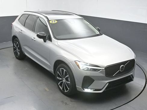 Used 2023 Volvo XC60 B5 Plus w/ Climate Package FWD image 42