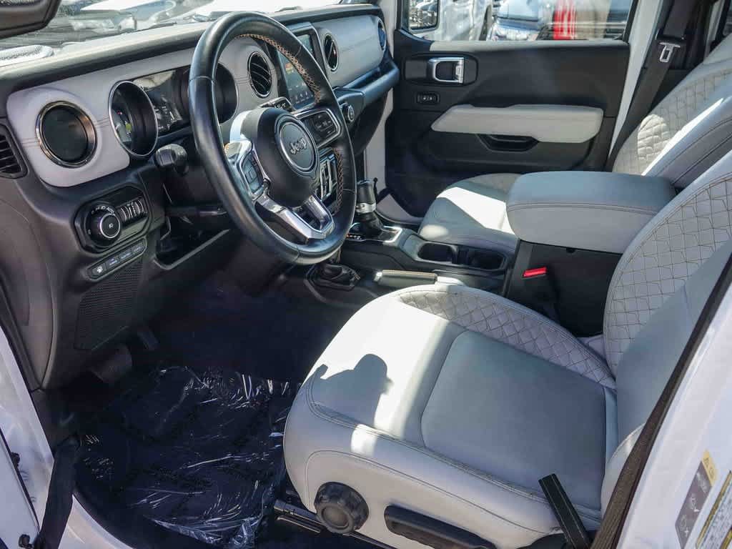 Used 2022 Jeep Wrangler Unlimited Sahara AWD/4WD image 17