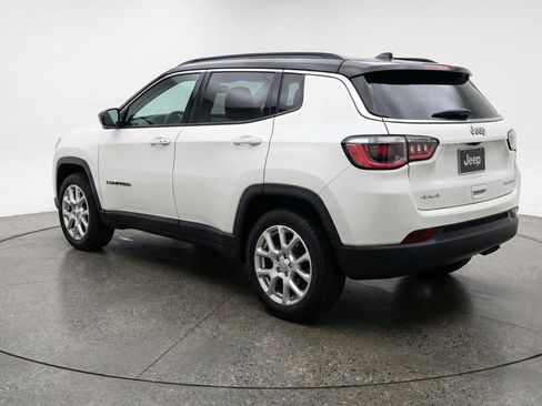 Used 2025 Jeep Compass Limited AWD/4WD image 6