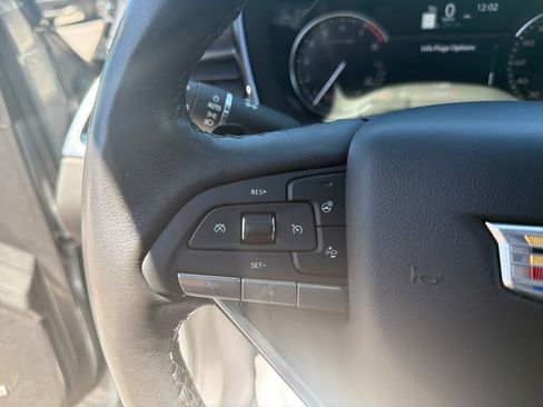 Used 2025 Cadillac XT6 Premium Luxury FWD image 31