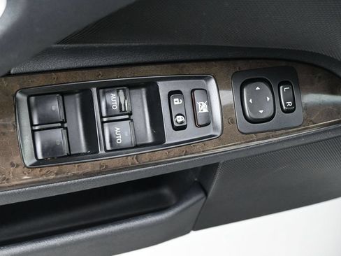 Used 2015 Lexus IS 250C w/ Navigation System Package RWD image 3