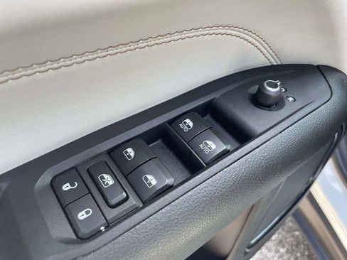 Used 2025 Jeep Compass Limited AWD/4WD image 17