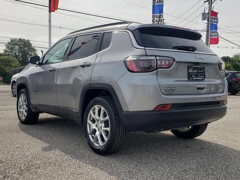 Used 2023 Jeep Compass Latitude AWD/4WD image 6