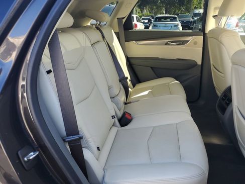 Used 2018 Cadillac XT5 Luxury w/ Driver Awareness Package image 23