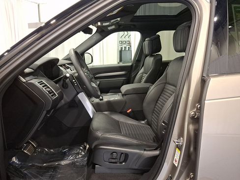 Certified 2025 Land Rover Discovery Dynamic SE AWD/4WD image 11