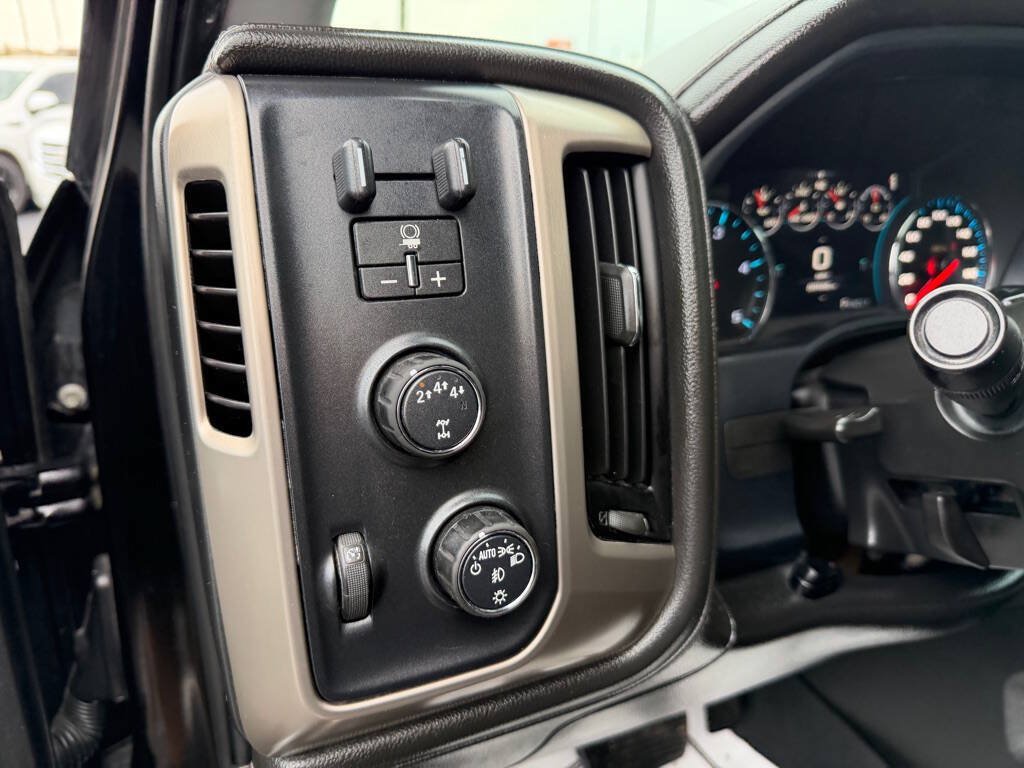 Used 2018 GMC Sierra 3500 Denali AWD/4WD image 17