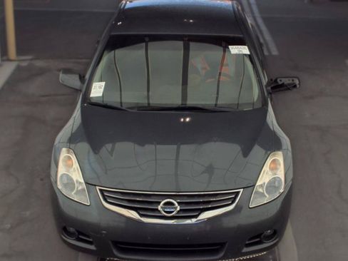 Used 2011 Nissan Altima 2.5 S w/ Special Edition Pkg FWD image 2