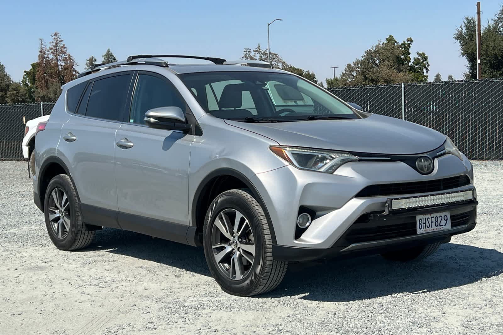 Used 2018 Toyota RAV4 XLE FWD image 10